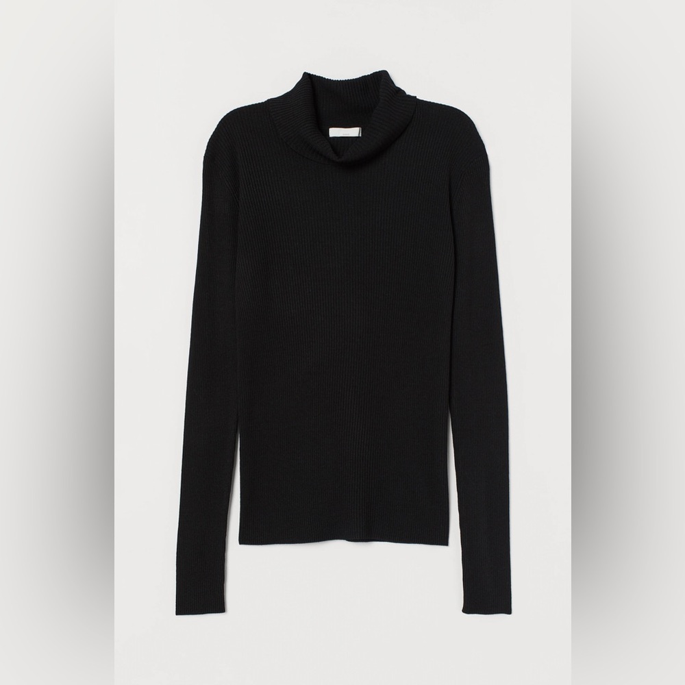 H&M Women’s Black Ribbed Turtleneck Sweater